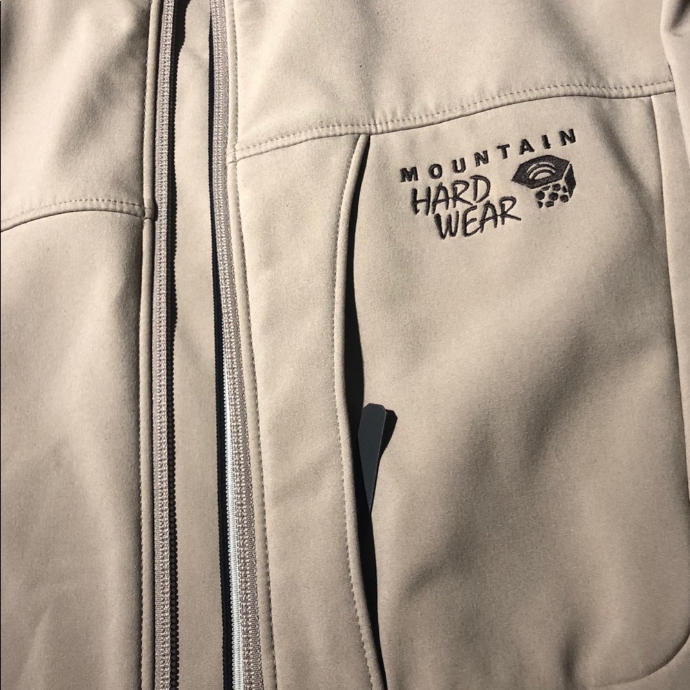 Mountain hardwear jacket
